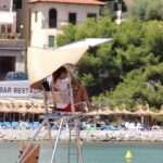 Mallorca-Port-de-Soller-Meer-Strand-Rettungsschwimmerin