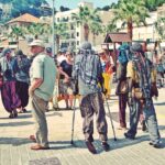 Mallorca-Port-de-Soller-Piratenfest-Kruecken
