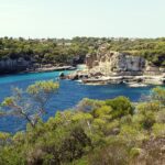 Mallorca-Cala- Es-Pontas-Bucht-Meer-Strand-Menschen