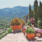 Mallorca-Deia-Friedhof-Ausblick-Besucher