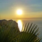 Mallorca-Cap-Formentor-Sonnenuntergang-Berge-Meer-Gegenlicht-Sonne-Palme
