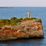 mallorca-porto-cristo-sonnenaufgang-leuchtturm-felsen