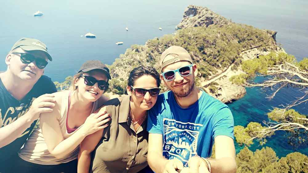 Mallorca-Sa-Foradada-Wanderung-Felsen-Selfie