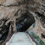 Mallorca Arta Drachenhoehlen Eingang Hoehle Treppe