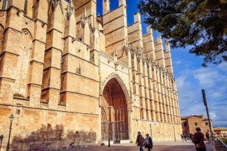 Mallorca Winter Palma Kathedrale Touristen
